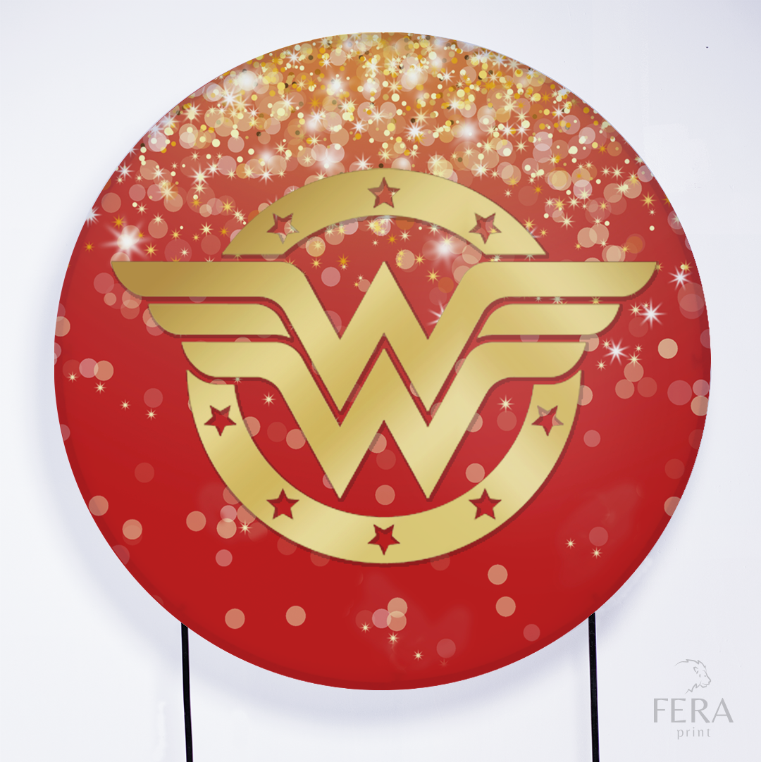 Painel Redondo Heroína Maravilha Vermelho e Dourado Sublimado